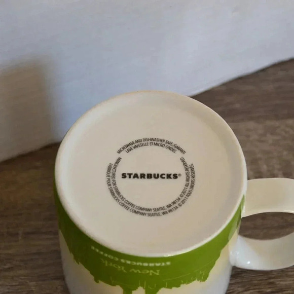 STARBUCKS New York  Mug - Picture 4 of 5